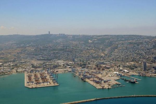 Perusahaan Israel Dovertower menandatangani perjanjian kerja sama dengan Dubai Ports World (DP World), terkait kegiatan pengiriman barang.