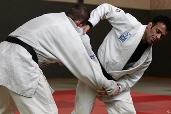 Ukraina mengundurkan diri dari Kejuaraan Judo Dunia di Qatar. Mundurnya Ukraina dikarenakan kehadiran atlet Rusia yang merupakan tentara aktif.