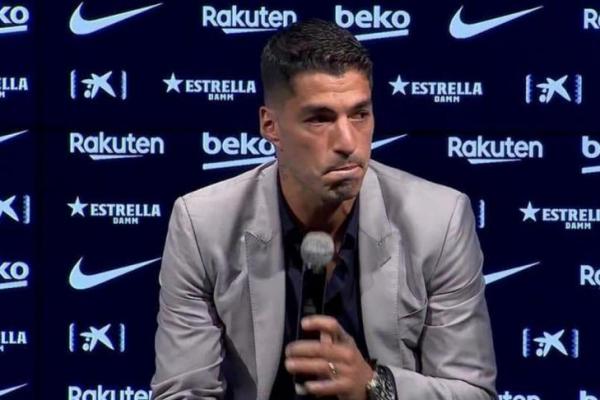 Luis Suarez, meluapkan curahan hatinya saat melakukan konferensi pers di hari terakhirnya bersama Barcelona