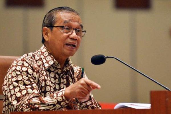 Mantan Pimpinan KPK, Busyro Muqoddas mengklarifikasi terkait posisinya sebagai pengacara Ketua KMP SEA Games XIX-1997, Bambang Trihatmodjo bersama dengan Prisma Wardhana Sasmita dan Shri Hardjuno Wiwoho.