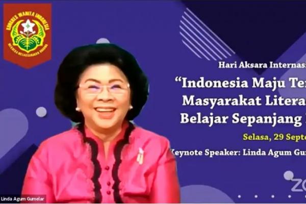 Linda Agum Gumelar prihatin dengan tingginya angka buta aksara di Indonesia yang didominasi oleh kaum perempuan.