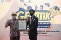 Terbangkan Layang-layang Batik, Kemendes PDTT Pecahkan Rekor Dunia