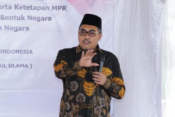 Wakil Ketua MPR Jazilul Fawaid meminta semua pihak untuk menunjukkan kecintaannya kepada NKRI