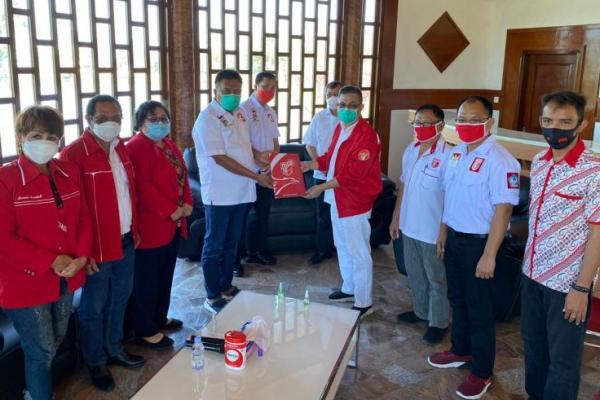 Dukungan ini didasari atas usulan dari Pengurus dan Kader PKP INDONESIA di 15 Kabupaten/Kota Se Sulawesi Utara agar pasangan OD-SK didukung ke periode selanjutnya.