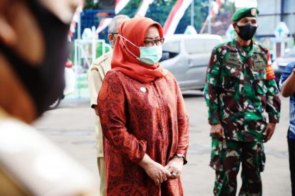 Selain Ade Yasin, penyidik mengamankan 11 orang lainnya, yakni pihak dari BPK Perwakilan Jawa Barat dan ASN Pemkab Bogor. 