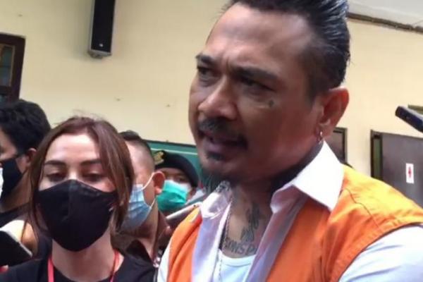 Majelis Pengadilan Negeri Denpasar Bali menjatuhkan vonis ke terdakwa Jerinx SID.