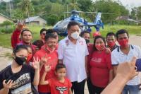 Penuhi Kerinduan Warga, Olly Kunjungi Pulau Gangga Pakai Helikopter