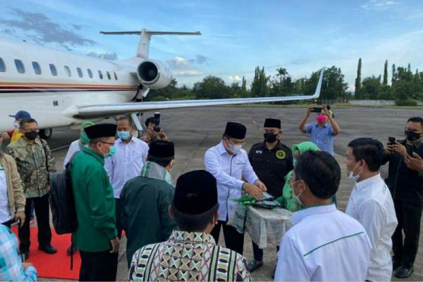 Kader PPP, Nizar Dahlan mengatakan bahwa dugaan gratifikasi yang dilakukan Politikus PPP itu terkait penggunaan jet pribadi dalam kunjungan kerja ke Medan dan Aceh pada Oktober 2020.
