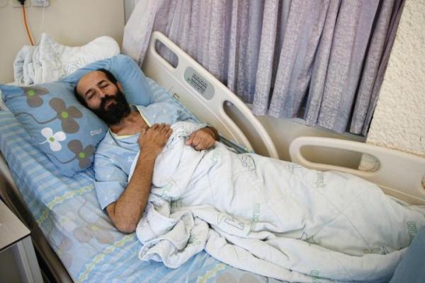 Maher Al-Akhras, seorang tahanan asal Palestina, mengakhiri mogok makannya setelah 103 hari