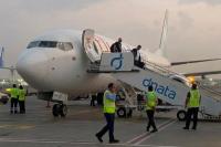 Pesawat Pertama Israel yang Membawa Turis Mendarat di UEA