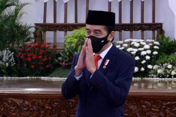 Presiden RI Joko Widodo memberi gelar kehormatan kepada sejumlah tokoh. Siapa saja?