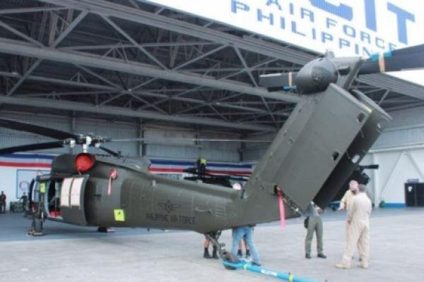 Lima dari 16 helikopter Sikorsky S-70i yang dibeli oleh Kementerian Pertahanan Filipina tiba di Manila,