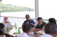 Menaker Bahas Kesiapan SDM Pariwisata dengan PHRI di Labuan Bajo