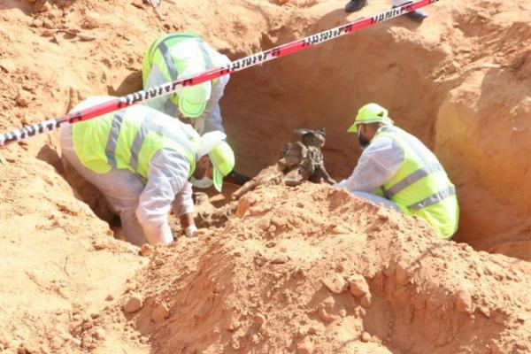 Sebuah kuburan massal baru ditemukan di kota Tarhuna di barat daya Libya yang baru-baru ini dibebaskan dari milisi panglima perang Khalifa Haftar,