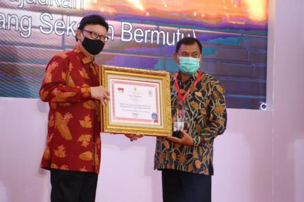 Dan Kabupaten Deli Serdang satu-satunya kabupaten/kota di Sumatera Utara yang ikut kompetisi inovasi pelayanan publik (KIPP) dan meraih penghargaan TOP 45 di tahun 2020 ini