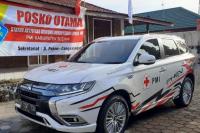  Mitsubishi Outlander PHEV Dukung Petugas PMI Bersiaga di Gunung Merapi