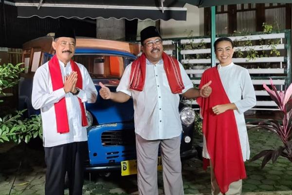 Pasangan calon Walikota Tangerang Selatan Haji Muhammad-Rahayu Saraswati melakukan silahturahmi ke kediaman Anggota DPR RI dapil Tangerang Raya dari fraksi PDI Perjuangan Rano Karno.