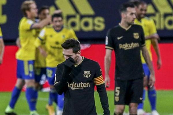Barcelona kembali menelan kekalahan dalam laga tandang di markas Cadiz di pekan ke-12 LaLiga Spanyol. 