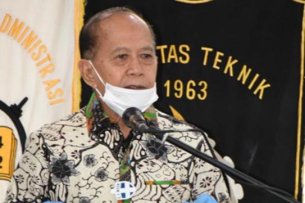 Syarief Hasan mengkhawatirkan, dibukanya industri miras hingga ke tingkatan pedagang kaki lima berpotensi merusak karakter dan nilai luhur bangsa Indonesia.