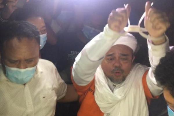 Kalangan dewan menyayangkan proses penahanan yang dilakukan oleh Polda Metro Jaya terhadap Imam Besar Front Pembela Islam (FPI), Habib Rizieq Shihab.
 