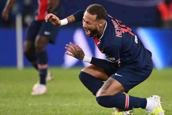Penyerang Paris Saint-Germain Neymar dikabarkan akan menandatangani kontrak baru dengan raksasa Prancis itu.