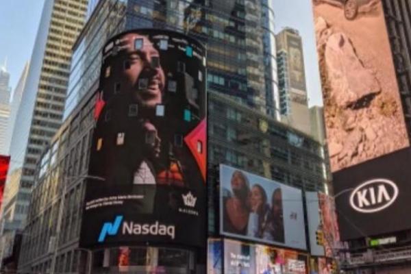Video Klip Maruli Tampubolon ditayangkan di Times Square, New York. Ini perasaan Maruli.