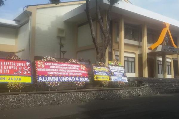 Jaringan Islam Kebangsaan mengapresiasi Rektor Unpad yang membatalkan kader HTI menjadi Wakil Dekan. 