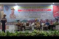 Mathius Awoitauw: Buku `Kembali ke Kampung Adat` Bagian Dari Restorasi Pembangunan di Papua