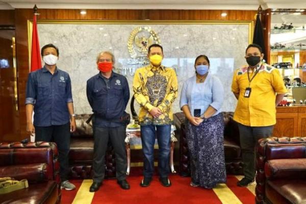 Karenanya, insan pers harus menjunjung tinggi kode etik, kaidah jurnalistik serta menjaga keseimbangan dalam melakukan berbagai kegiatan pers.