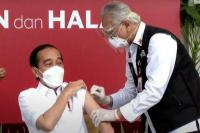 Jalani Proses Vaksinasi, Jokowi: Saya Memulai Ikhtiar Besar