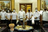 Bamsoet Dukung Gerakan Nasional Kembali ke Masjid dengan Sejuta Sajadah Pelindung Covid-19