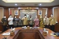 Kemendes PDTT Dan Bupati Kukar Matangkan Rencana Program Ketahanan Pangan di Lahan Transmigrasi