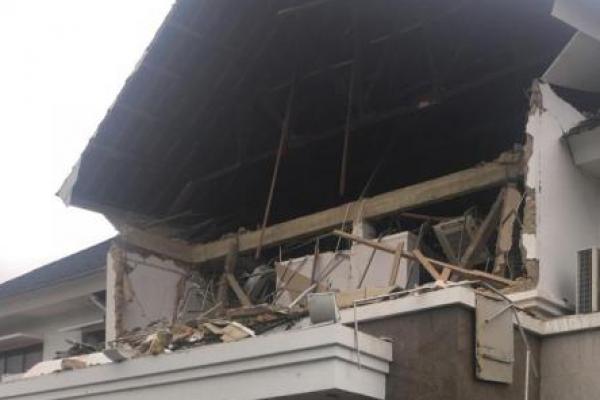 Sedikitnya delapan orang tewas dan ratusan lainnya luka-luka setelah gempa yang dilaporkan terasa di Palu Sulawesi Tengah dan Makassar di Sulawesi Selatan.