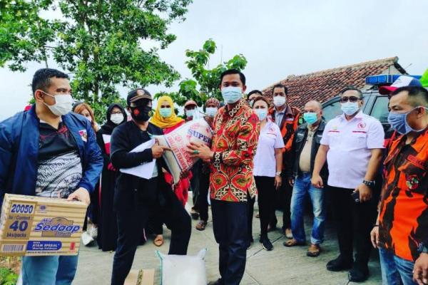 Pengurus Pusat Badan Pemuda Pancasila melaksanakan kegiatan bakti sosial di Subang, Jawa Barat. 