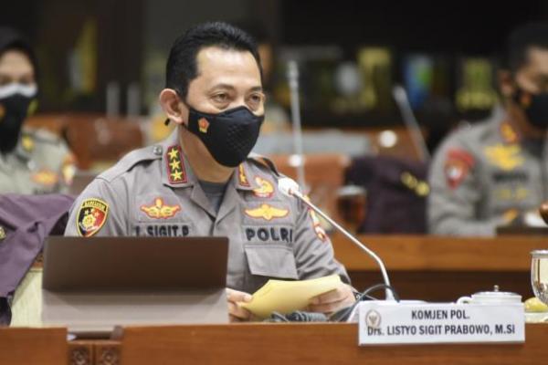 Kepada pimpinan dan anggota Komisi III DPR RI, Komjen Listyo memaparkan, pihaknya juga akan mendorong terbentuknya regulasi pemasangan Close-Circuit Television (CCTV) yang konetivitasnya terintegrasi. 