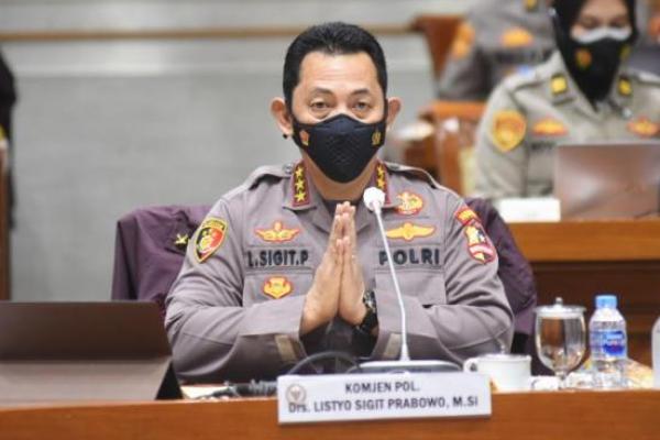 Rapat Paripurna DPR RI akhirnya menyetujui Komjen Listyo Sigit Prabowo menjadi Kapolri menggantikan Jenderal Idham Azis yang memasuki masa pensiun 1 Februari mendatang.