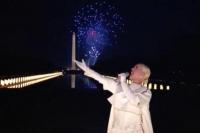 Katy Perry Membuat Penonton Menangis saat "Firework" Menjadi Lagu Penutup Perayaan Amerika