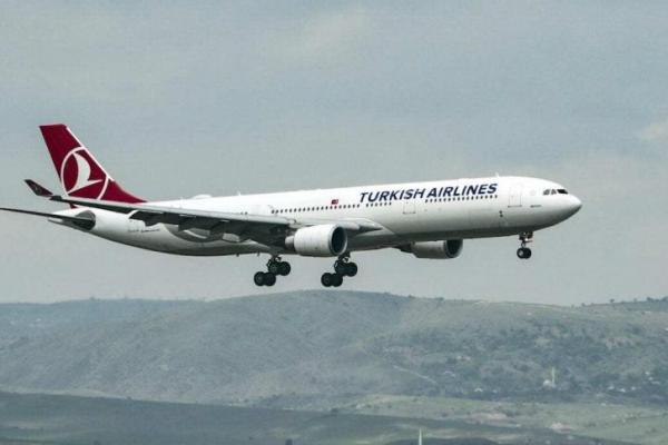 Maskapai penerbangan Turki Airlines menangguhkan sementara semua penerbangan ke Israel.