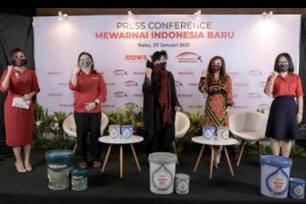 PT Mowilex Indonesia menggandeng desainer ternama, Anne Avantie melakukan sejumlah aksi sosial, salah satunya dengan mendermakan 10 ribu liter cat