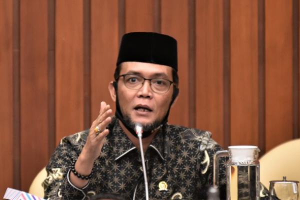 Anggota Komisi IV DPR RI T.A. Khalid meminta Kementerian Kelautan dan Perikanan (KKP) agar melakukan pengawasan yang optimal terhadap adanya potensi penyelundupan benih lobster yang diindikasi masih terus terjadi.