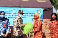 Srikandi Kemnaker Sumbang Bantuan Bagi Korban Banjir di Kalsel