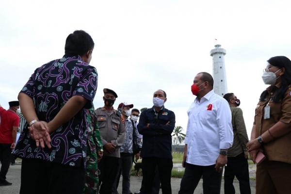 Ketua DPD RI, AA LaNyalla Mahmud Mattalitti, bersama rombongan senator mengunjungi wilayah perbatasan Republik Indonesia dengan Papua New Guinea (PNG) di Distrik Muara Tami, Kampung Skouw Kota Jayapura, Selasa (2/2).