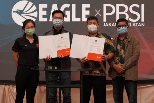 Dengan bangga kami sampaikan bahwa Eagle akan mendampingi dan mendukung pembinaan para atlet bulutangkis di bawah naungan Pengkot PBSI Jakarta Selatan untuk meraih prestasi terbaik.