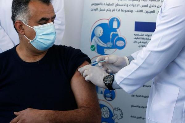 Otoritas Palestina memulai kampanye vaksinasi Covid-19, dimulai dengan petugas medis yang merawat pasien virus corona.