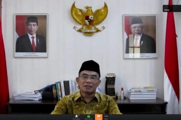 Muhadjir menyebut kebijakan itu dilakukan untuk memperketat pergerakan orang, dan mencegah lonjakan kasus Covid-19 pasca libur Nataru. Nantinya seluruh wilayah di Indonesia, baik yang sudah berstatus PPKM Level 1 dan 2 akan disamaratakan menerapkan aturan PPKM Level 3.