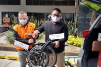 Kasus Bansos, Operator Ihsan Yunus Serahkan Barbuk 2 Sepeda Brompton 