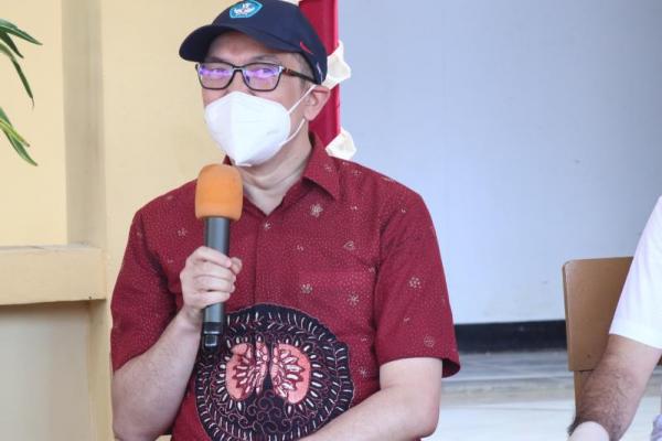 Guru menurutnya harus mampu mengimplementasikan pembelajaran yang memerdekakan dengan memihak kepada murid, serta mampu menjadi teladan bagi guru-guru lainnya.