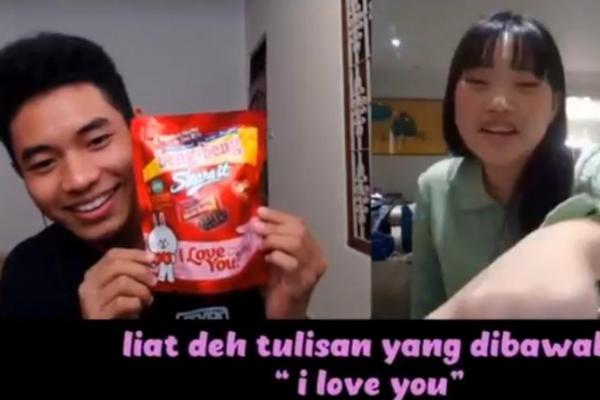 YouTuber muda Fini Naki nembak cewek asal Korea Selatan. Bikin baper netizen.