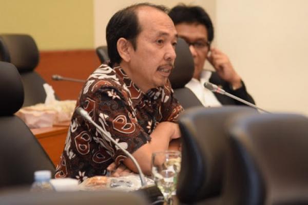 Realisasi program anggaran Kemendagri terkait program pembinaan kapasitas pemerintah daerah dan desa dinilai tidak nyambung antara rencana pelaksanaan dan laporan hasil pelaksanaan.