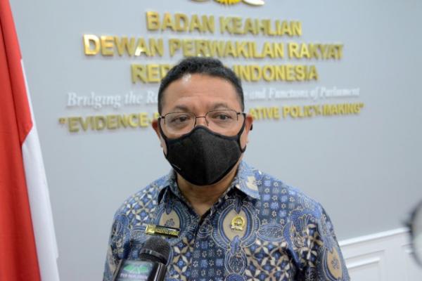 DPR RI haruslah menjadi lembaga yang kuat dalam menjamin setiap kebijakan publik dapat diambil dan dilakukan dengan mementingkan kepentingan, aspirasi dan kebutuhan masyarakat.